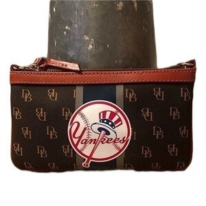Dooney & Bourke New York Yankees Pouchette Crossbody NWT